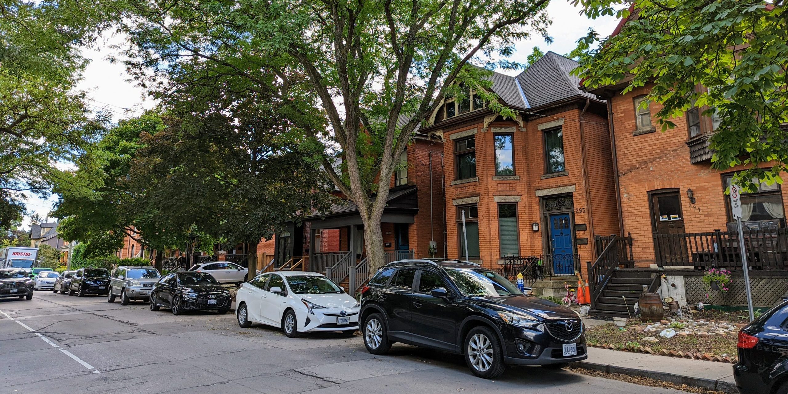 Living on a single-income in Hamilton? It takes a $153,000 salary to afford the average home: report