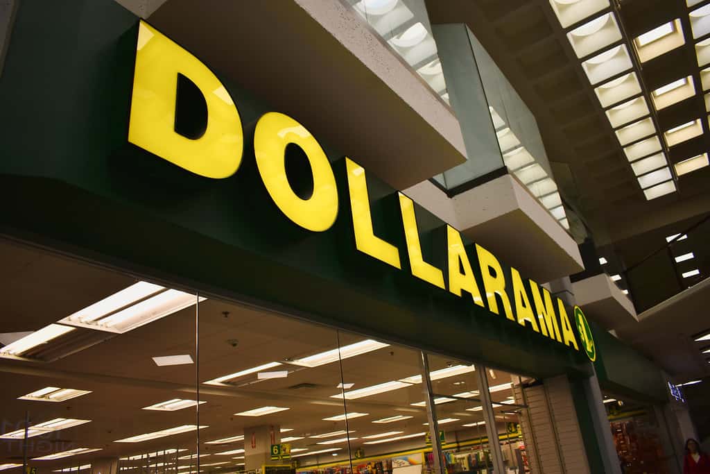 dollarama class action