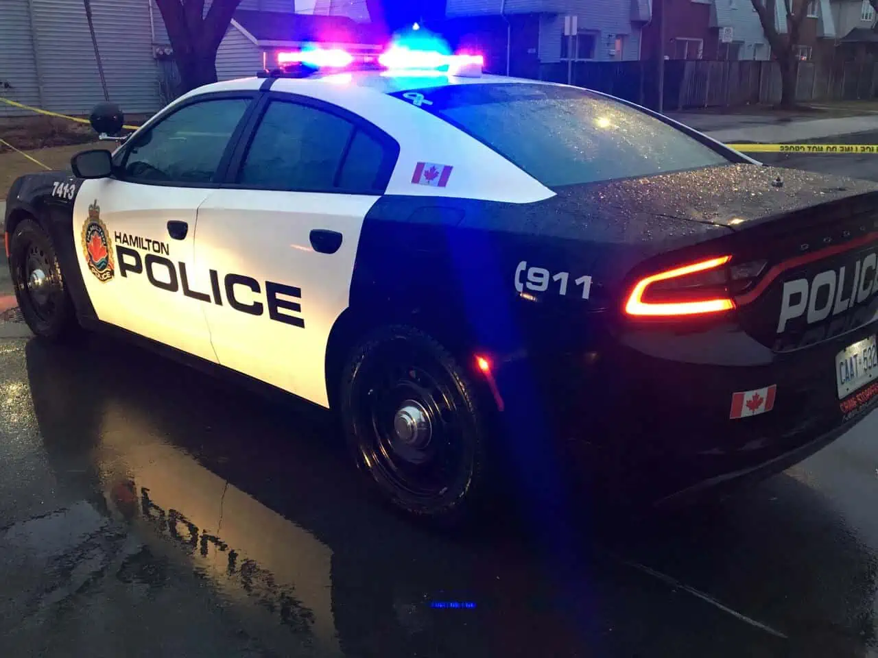 2 dead hamilton ontario crash