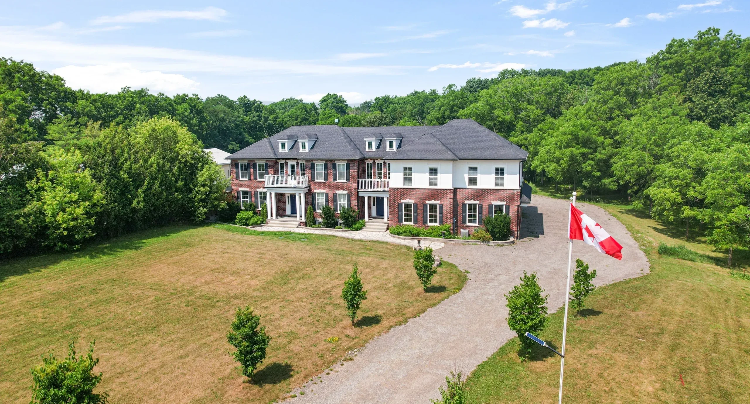 1096 Westbrook in Glanbrook is Hamilton's House of the Week