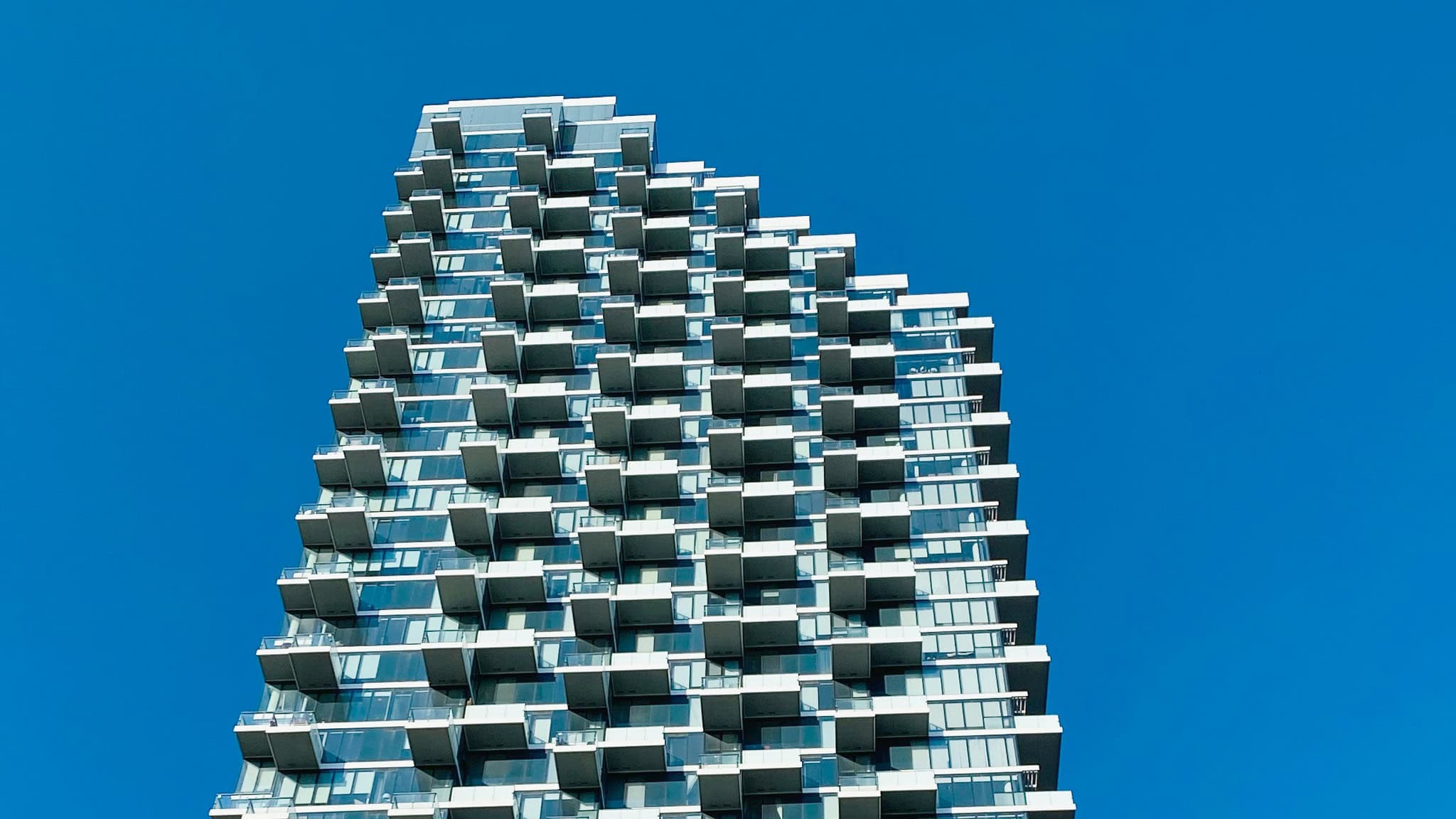 condo price bottom ontario